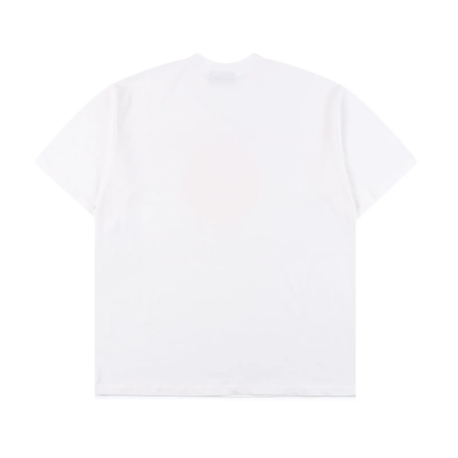 Drew house 24ss 溶解笑臉印花短袖 面料是定制定染的32支230g原版雙紗米蘭棉,胚布經過高盂環保染色,裁大貨前還要進行高溫環縮水,降低縮水率的同時使得手感更柔軟舒適,印花方面必須五層膠漿,第一遍必須為進口打底漿,填平布料上極為細小的線洞,再由高溫床烤乾再劇頗色,採用油墨因熱平網印花,一共刷五層,每一層間隔為時間為30分鐘,才能保證出來的成品保持原版的質感,全套開發輔料 Size:S-XL 編碼:CAL030621