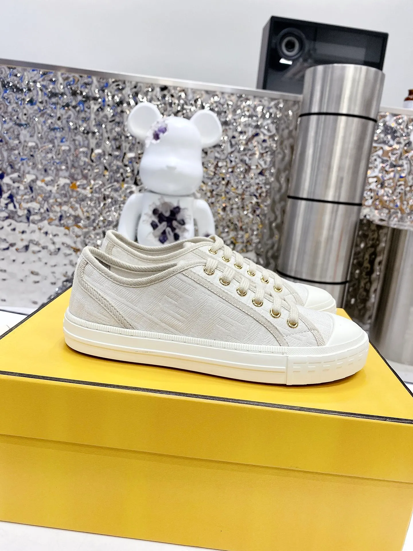 芬迪最新🔥 爆款 FENDI Domino老花帆布鞋休閒運動鞋-全新必備款型！