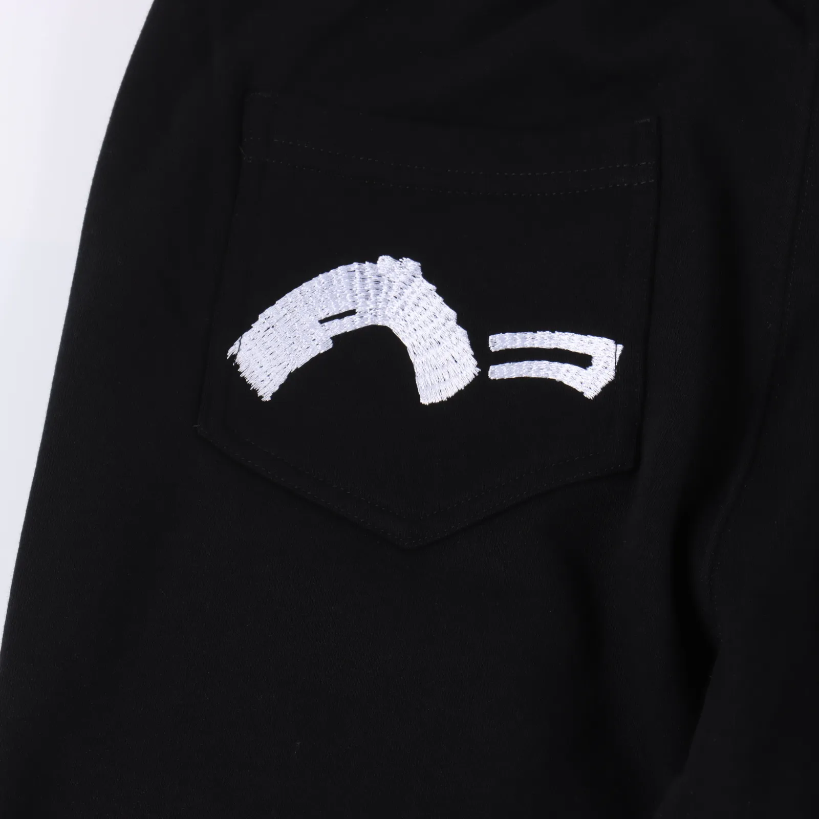 Evisu  福神燙金刺繡印花字母休閒束腿衛褲          複合面料可以橫穿四個季節穿著。