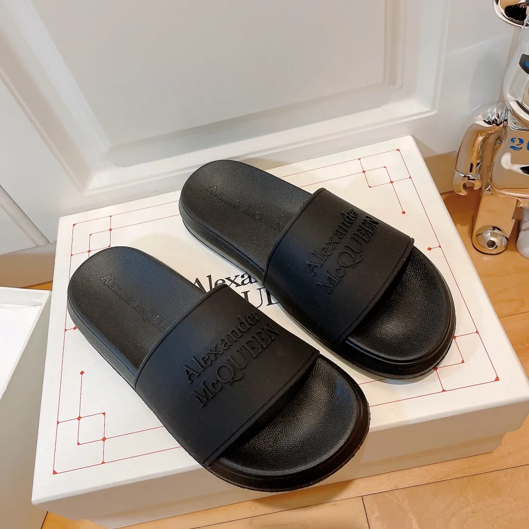 🌟Alexander McQueen 麥昆2022年新款拖鞋，官網同步發售，TPU發泡底材質，35-40碼
