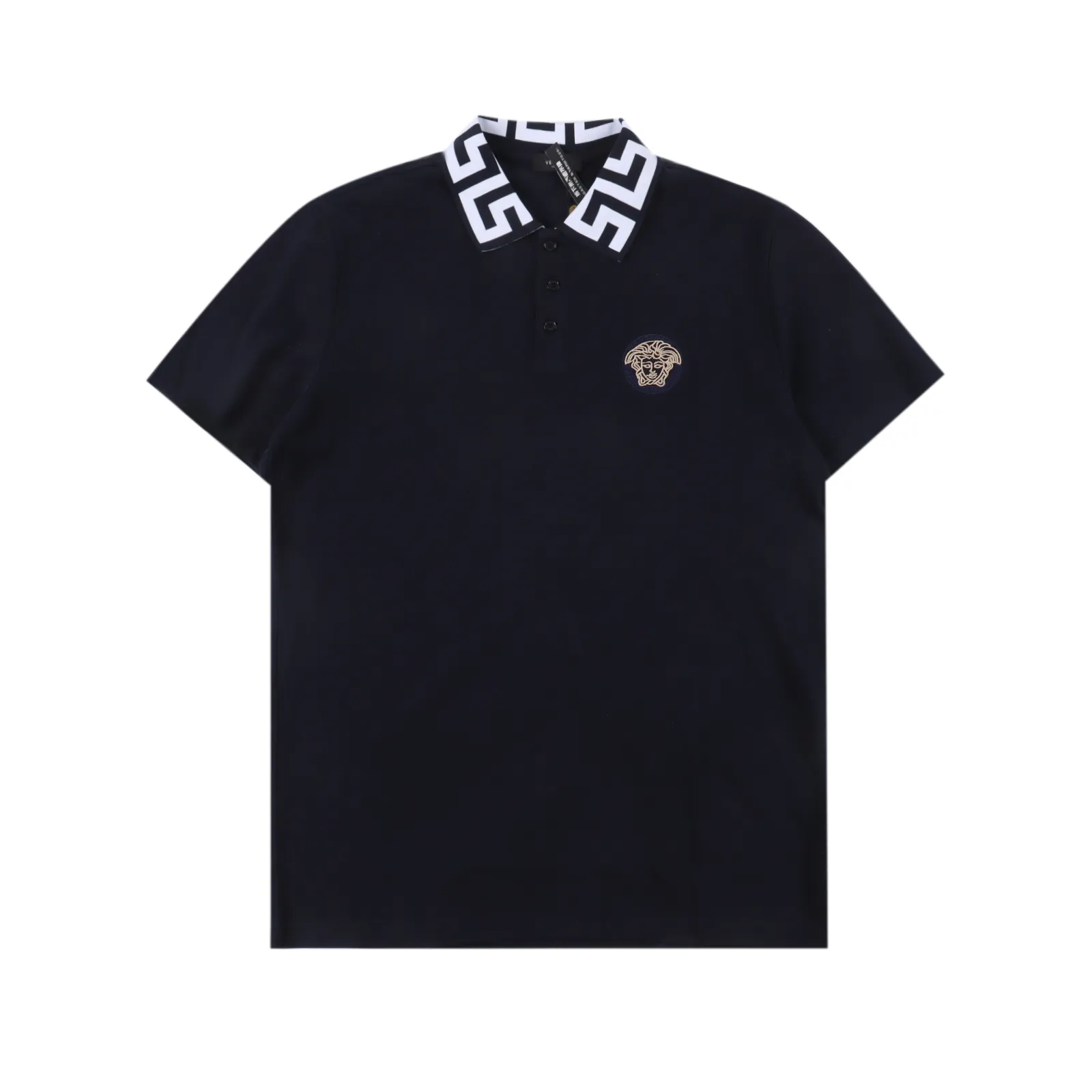 Versace/范思哲 胸口人像刺繡POLO短袖                選用棉質珠地網眼布打造，定製材質260g長絨棉，衣領為雙系統提花定織扁機製成，有彈性，不變形，衣服全部原生布捆邊，前胸雙層面筒，無明線，無散口，袖口，前胸筒底，肩縫包骨，定制輔料三標！