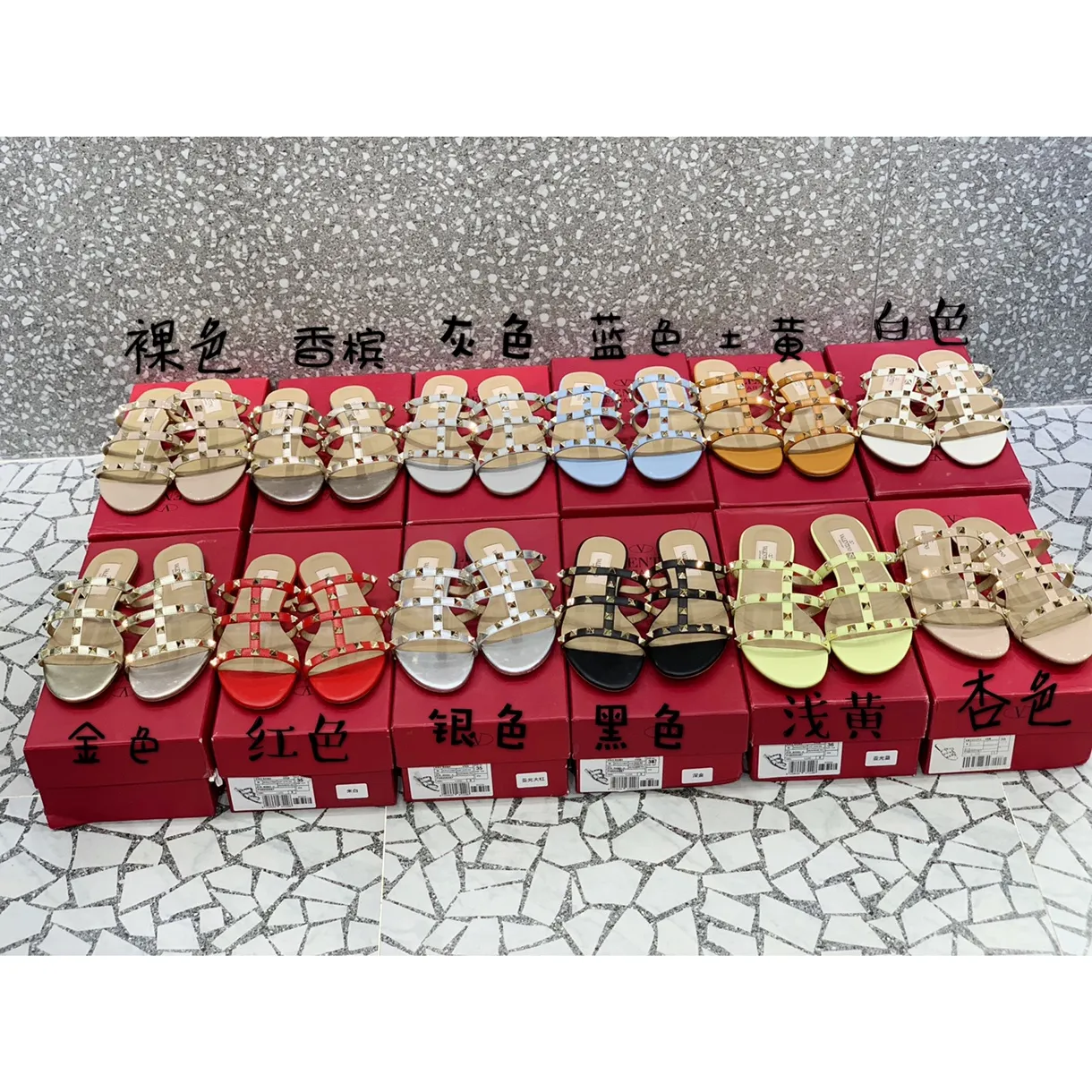 🎊😜VT經典涼拖,東莞大廠出,夏天休閒度假的你,必須不可少,上腳超百搭,採用進口小牛皮,牛漆皮,羊皮墊腳,意大利真皮底,意大利進口機器做工,細節完美PK專櫃 🐎34-40