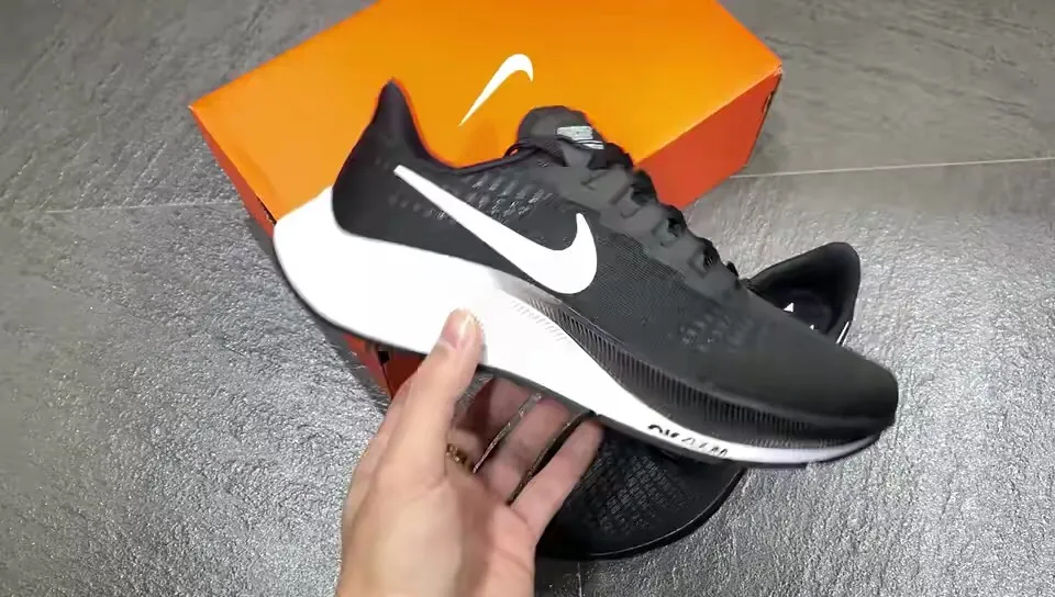天貓平台訂單NK ZoomX Pegasus Turbo 2超級飛馬2代 黑白