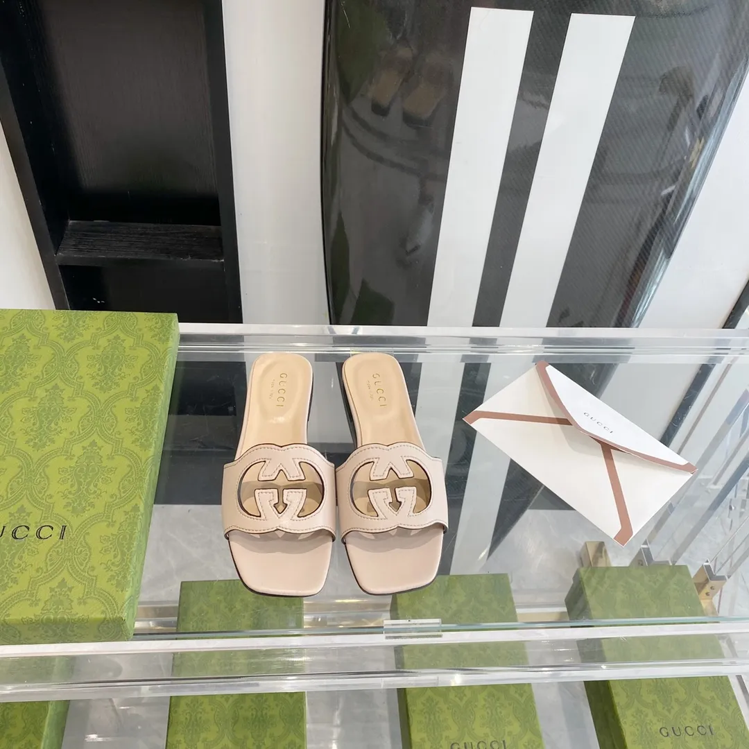 🌟Gucci 22ss 🆕🆕新款縷空雙G女士平底夏季拖鞋yp一比一還原，所有細節 材質 舒適度 全部跟原版一樣了 復刻度98%。