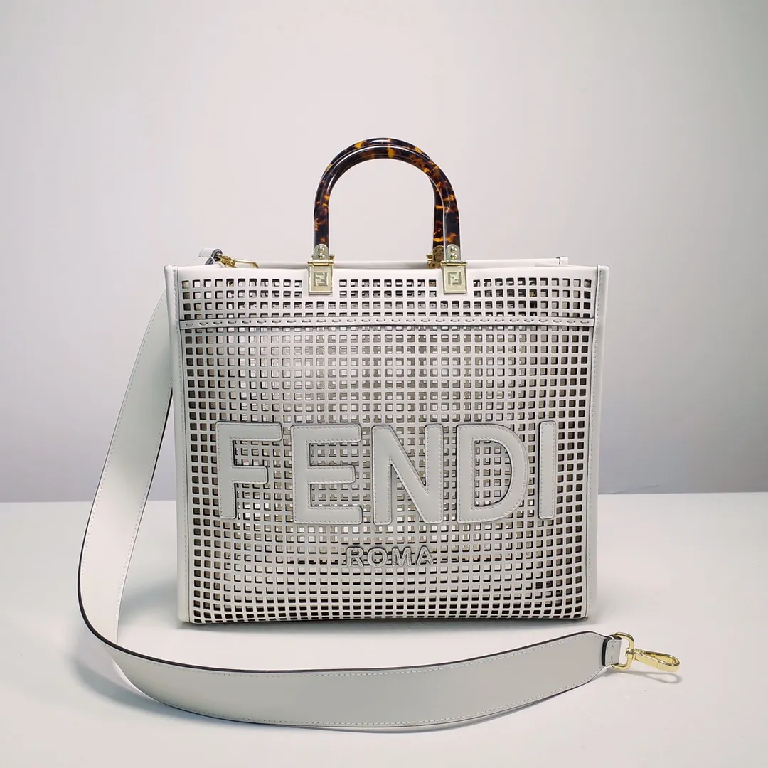 🔱FEND1🔱Sunshine中號手提袋，白色皮革材質，激光切割鏤空。