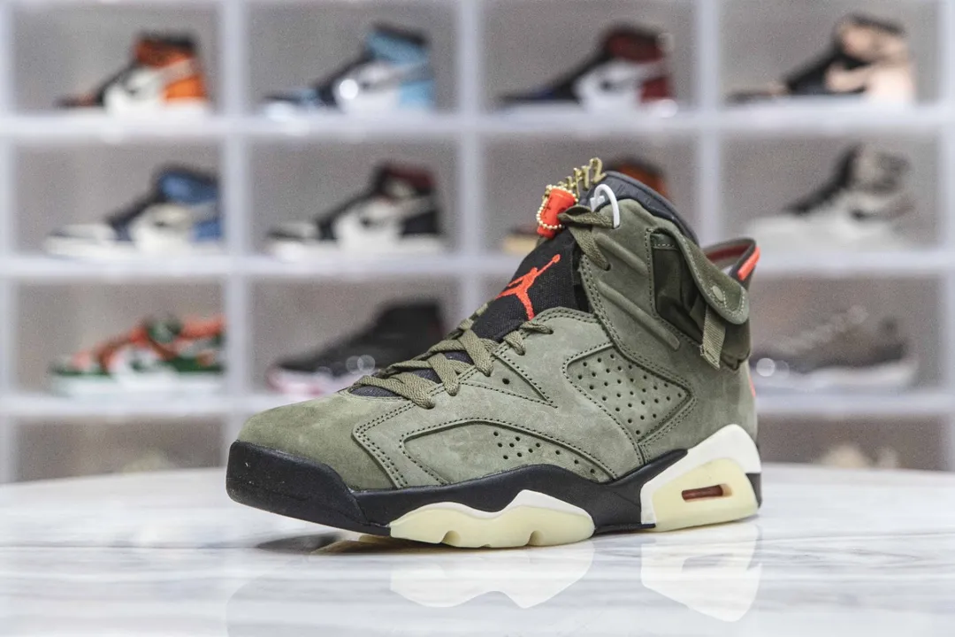 🔹YB #H12純原系列 TS x AJ6 Retro Olive軍綠 提前裸鞋公司貨雙渠道確認開發 採用Prime Asia 原廠皮料 非市面過深過淺錯誤批次 原廠後跟刺繡 爆滿粗細同步 原廠定型 原廠操作流程 後跟完美效果 獨家正確夜光大底 新二維碼標 所有細節無問題 正品玩家可以下手了 出貨很慢 碼數: 4YB 4YB.5 41 42 42.5 43 44 44.5 45 46