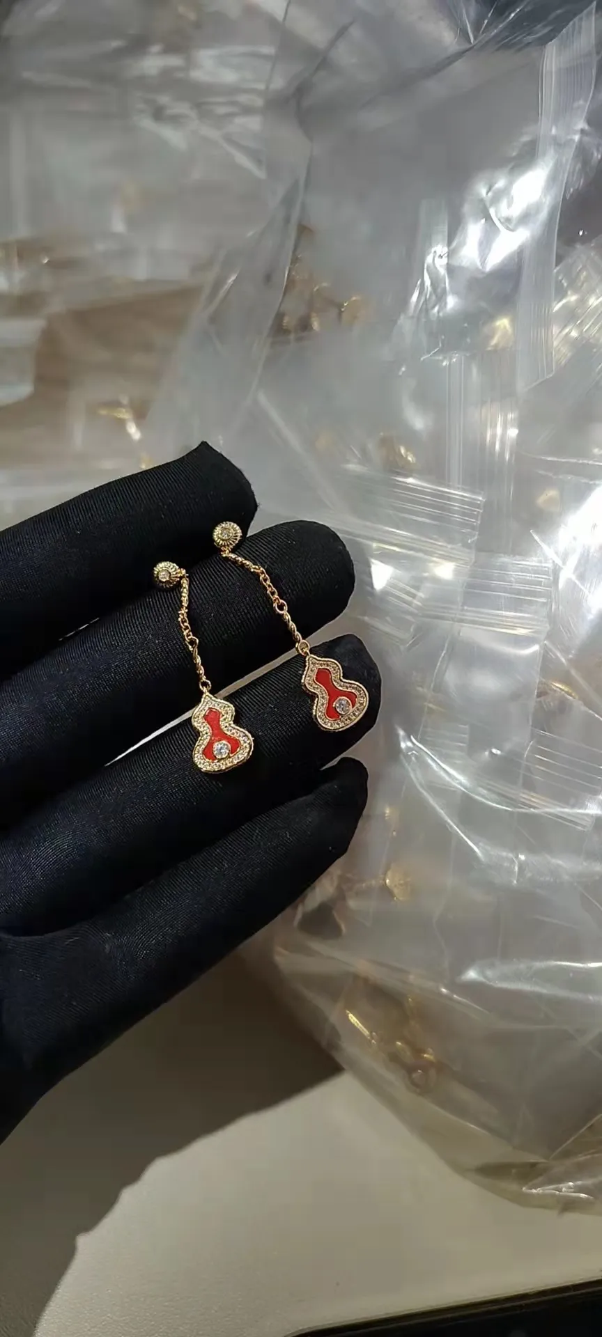 𝐐𝐞𝐞𝐥𝐢𝐧（麒麟）𝐖𝐮𝐥𝐮'紅玉髓單鑽耳環❤️新款現貨發售‼ 