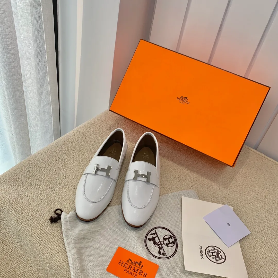 升級版本⚠️ 新顏色版面上線 經典鉅獻🐎Herms loafer paris樂福鞋 我家的王牌產品,這幾年一直在更新顏色,升級品質,賣過我家的都知道品質🙈經典H扣復古單鞋 大氣簡約特耐看,永不過時。