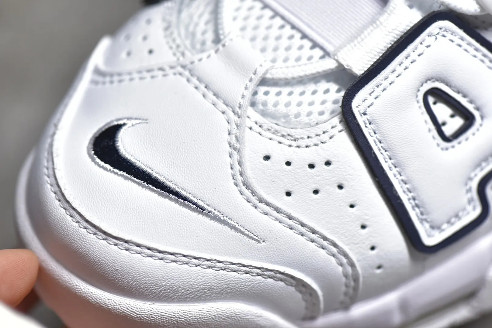 細節鑑定 區分市面全新批次 NK Air More Uptempo OG 皮蓬系列