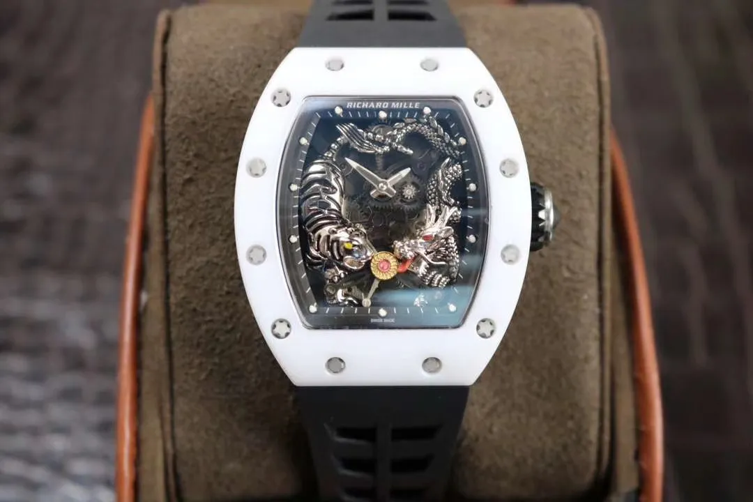 理查德米勒龍虎【RICHARD MILLE 理查德米勒】RM51-01＂龍虎爭霸＂腕錶 ，術製作龍虎，，栩栩如生環繞於機芯上；虎代表霸氣與勇氣，龍代表繁榮幸福，象徵意義之大讓人急切擁有！