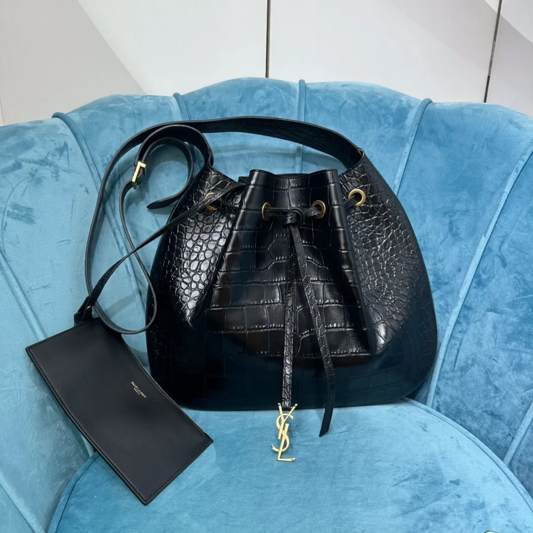 【Y家】YSL 23年新款大平底Hobo手袋大型平流浪袋與皮革拉繩封閉式裝飾！