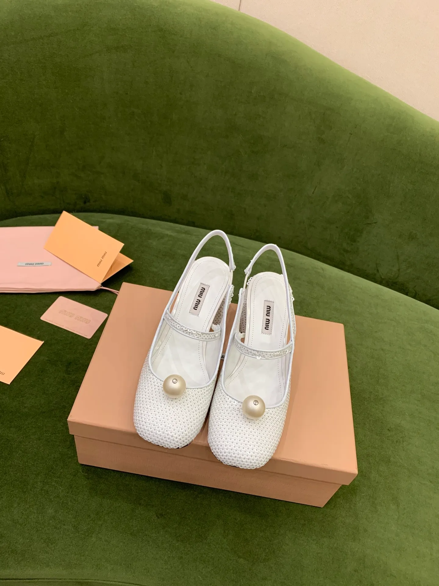 👠 miumi*新款公主少女珍珠系列👠方頭撞色系列復古又時髦 超減齡！