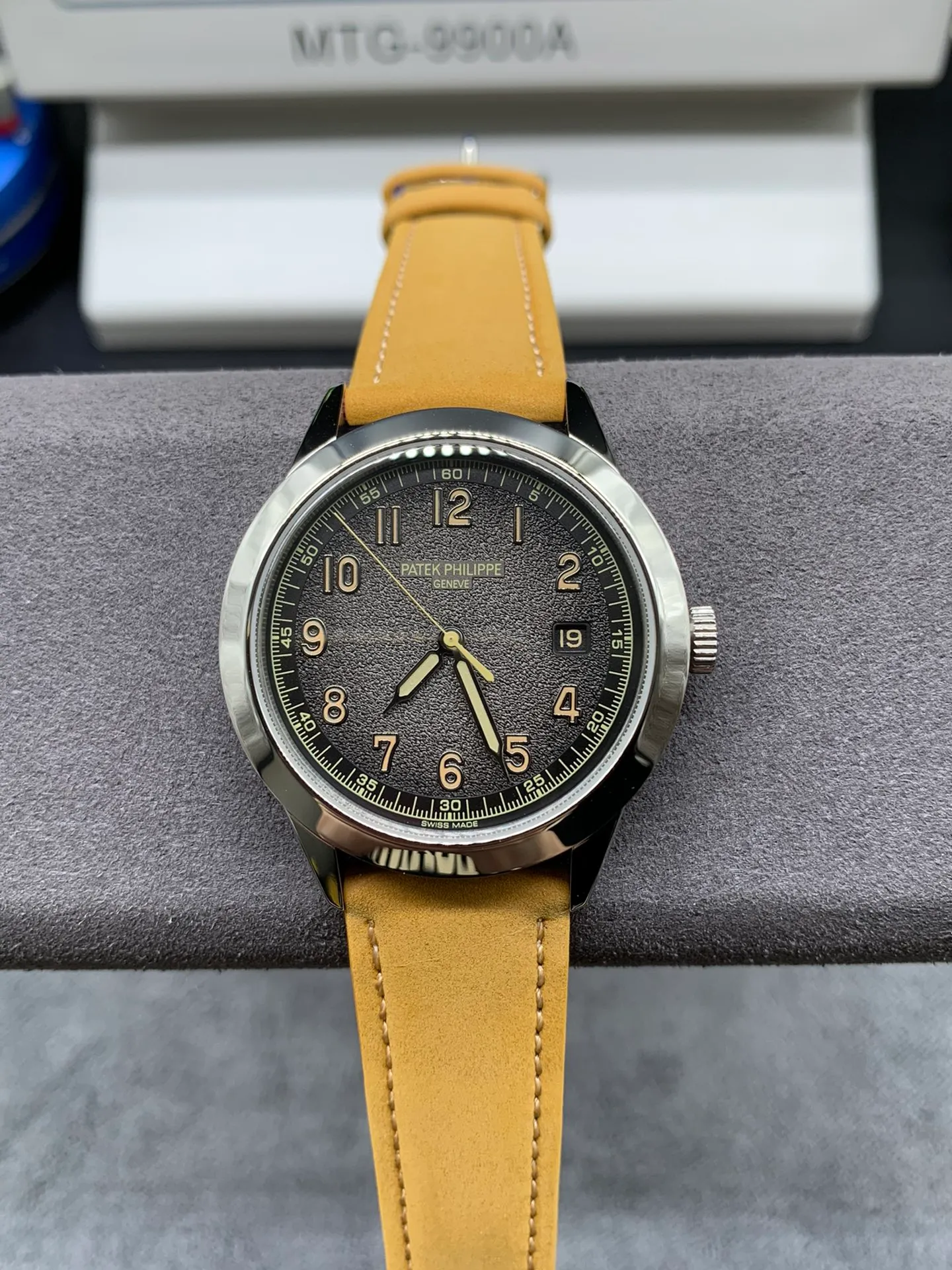 香港Hk工廠新品——百達翡麗Calatrava系列Ref.5226G-001腕錶錶殼：百達翡麗Calatrava系列錶款便因其圓潤流暢的錶殼形狀享有盛名。