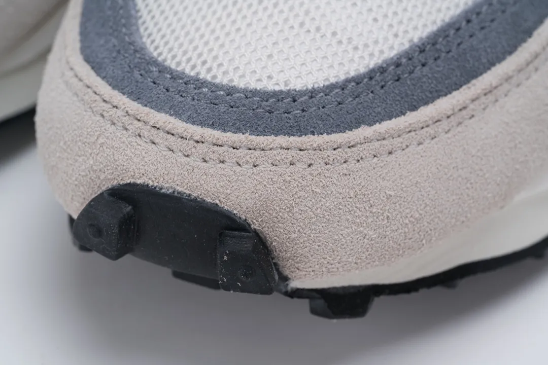Sacai x Nike LDV Waffle 解構 灰白貨號 BV0073-100碼數 36 36.5 37.5 38 38.5 39 40 40.5 41 42 42.5 43 44 44.5 45 46