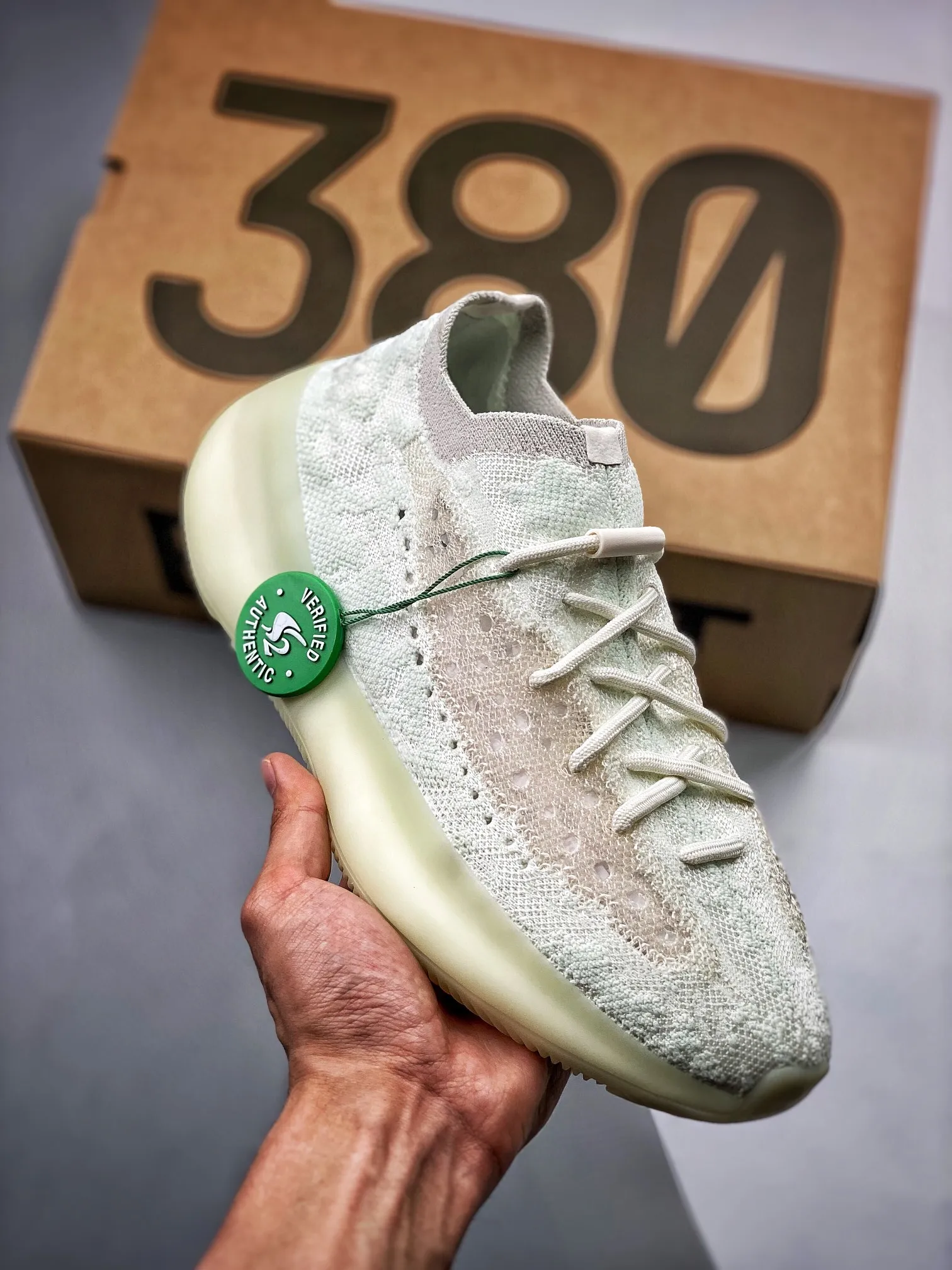 YEEZY Boost 380 "Calcite Glow"夜光S2純原生產線 給你最穩妥的FK體驗原廠原材採用率極高 真正裸鞋級產物#全新原廠BASF大底 梅花壓印清晰、顆粒感飽滿、立體清晰 當前僅此一家‼