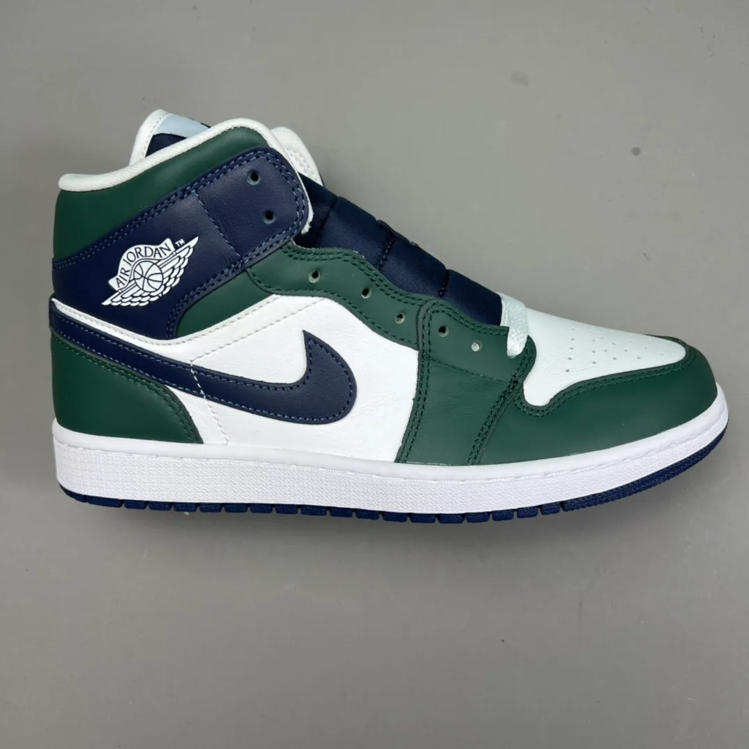 AJ1mid 中幫藍綠拼色  尺碼：35.5-46