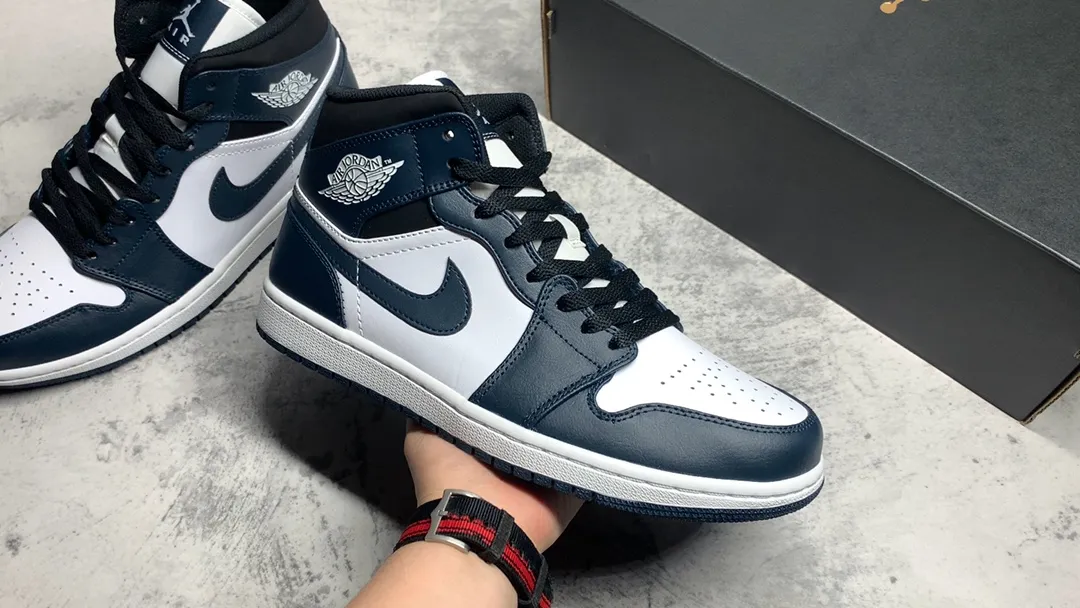 獨家純原平台貨 AIR JORDAN 1 MID 新黑曜石 554724一411