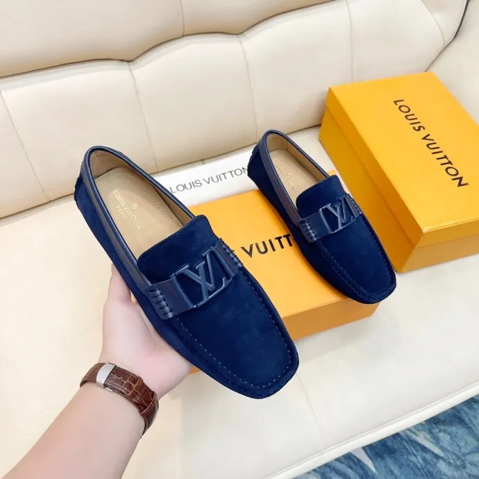 Lv 豆豆鞋 高端品質  牛反絨➕水染牛皮里 原版橡膠大底Size：38-45