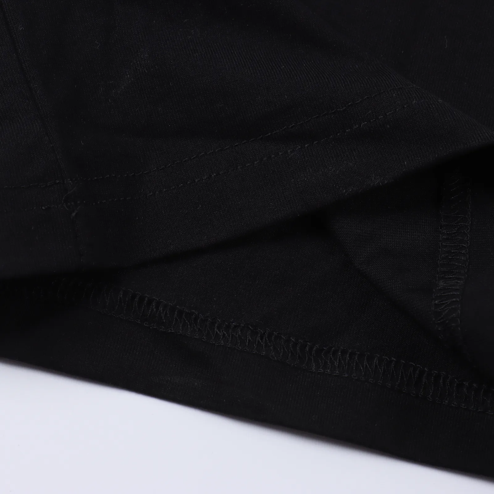 Balenciaga/巴黎世家 膠印字母短袖                 採用定制定染高克重280g原版面料，1-1工藝製作，寬鬆oversize版型，歐版大版型男女同款，區別市場通貨版本，上身效果超級漂亮！