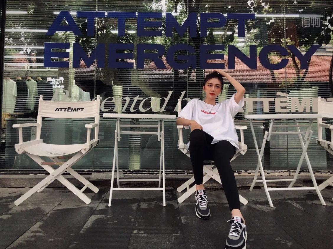Sacai x Nike LDV Waffle 解構 黑白 精選素材