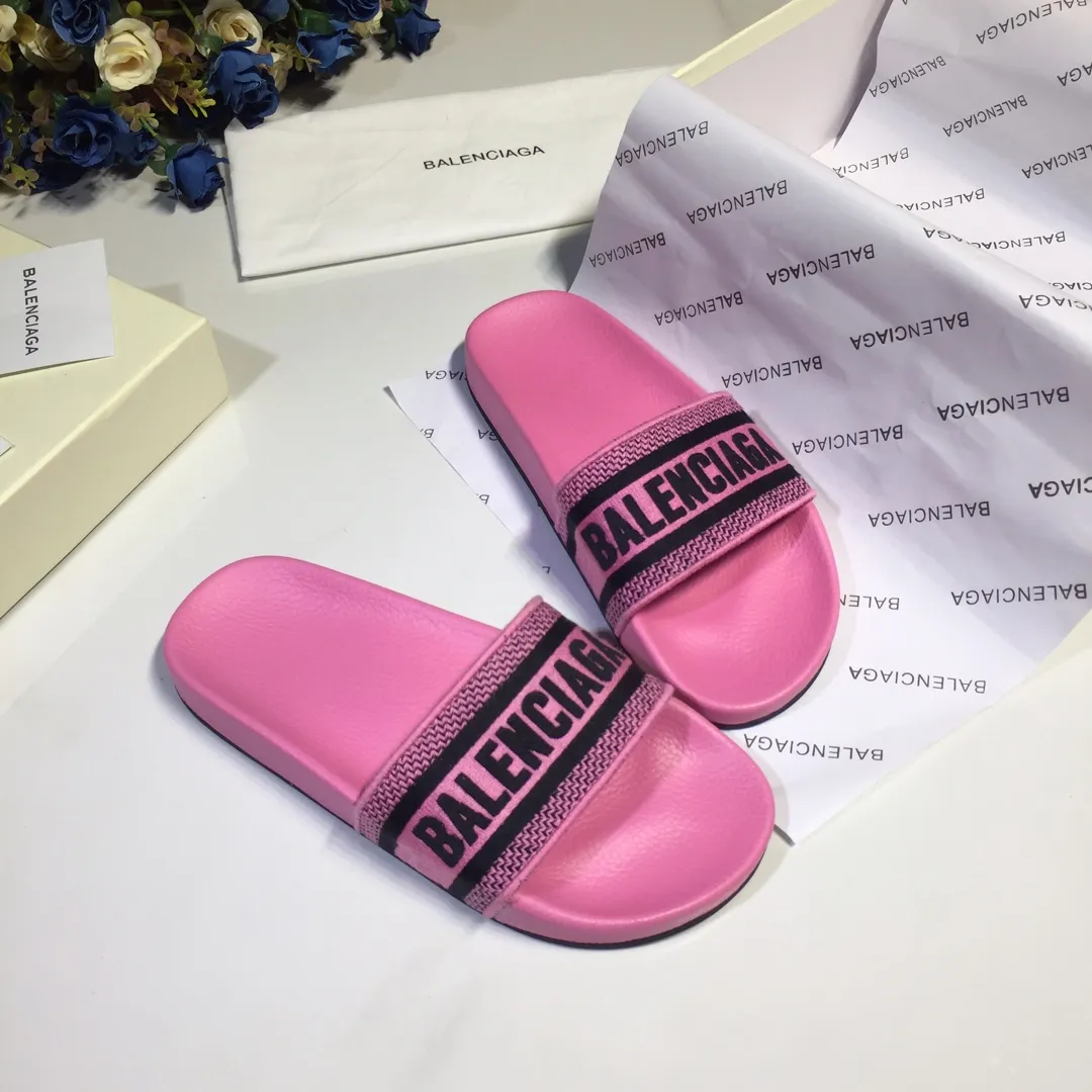 🌟,2019巴黎世家BALENCIAGA升級版爆款情侶款拖鞋,現貨發售。