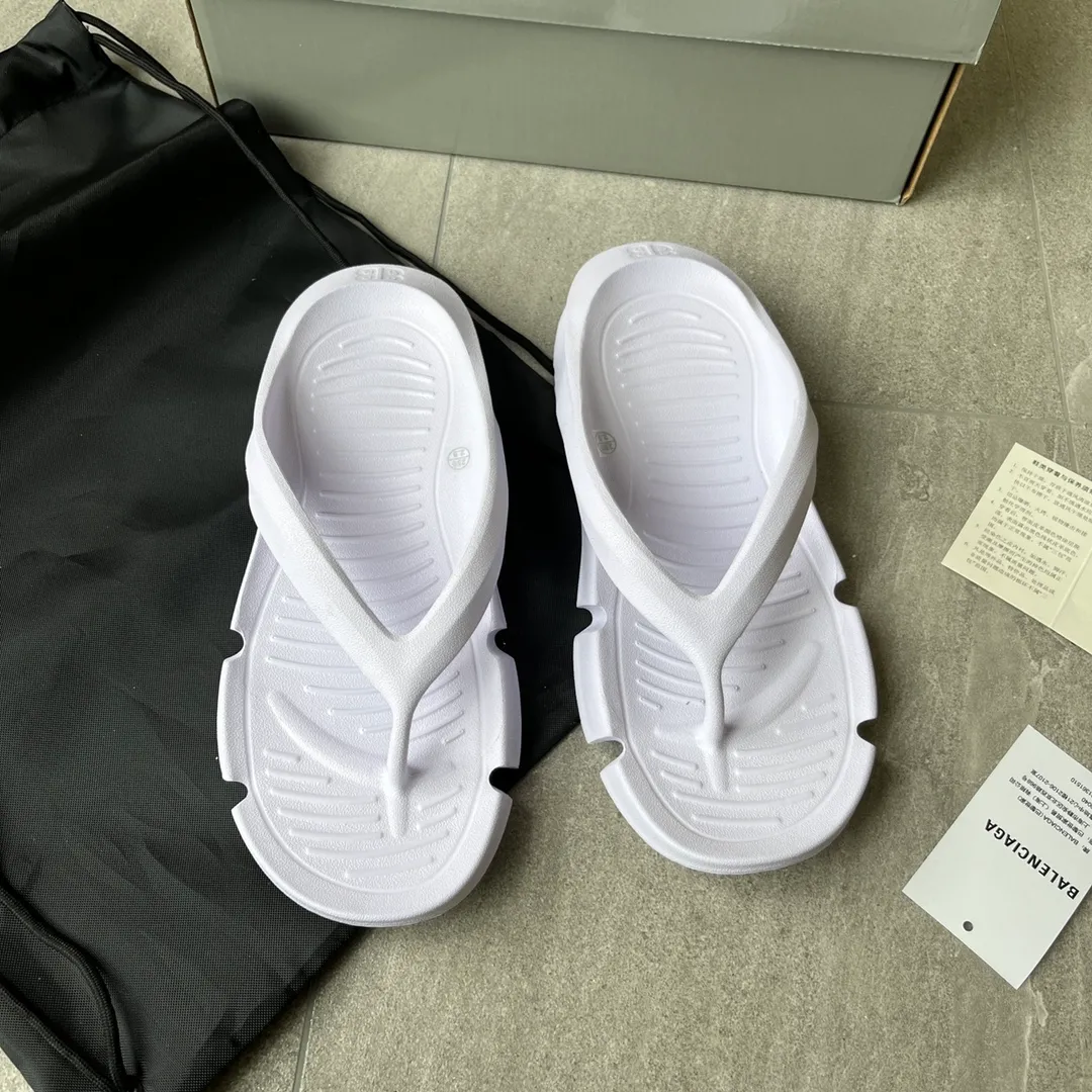 頂級#Balenciaga夾腳拖鞋 巴黎世家 Logo Pool Sides 夏季時裝週拖鞋 原鞋購入開發 全套包裝 官*正確版原*級 原*一致版型。