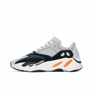 Yeezy 700椰子